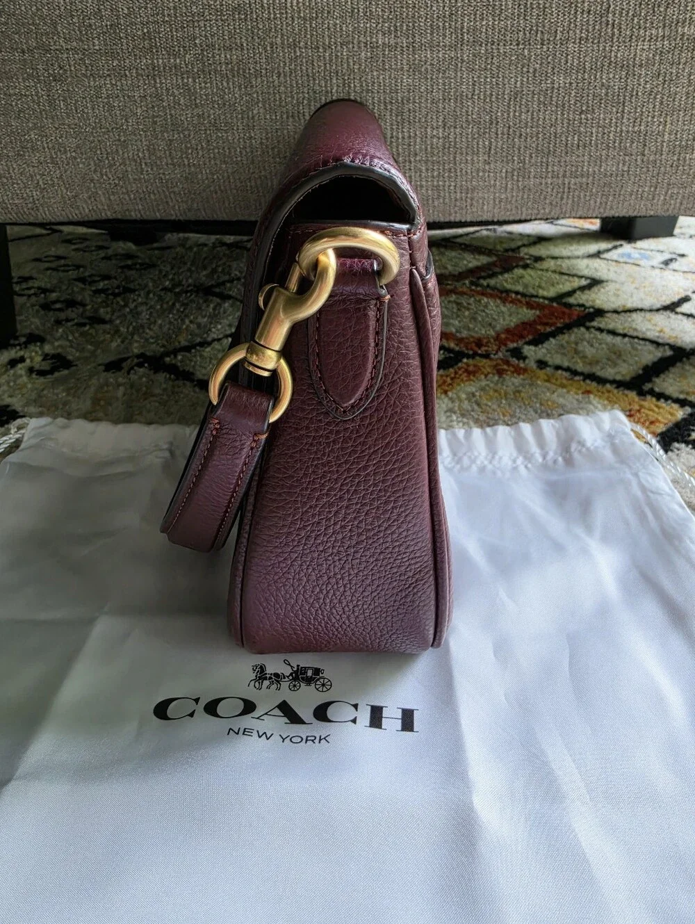 Coach Legacy Shoulder Bag Merlot - Picture 6 of 16
